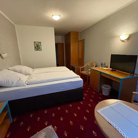 Zur Heinzebank Hotel 3*
