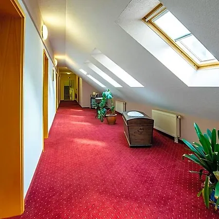 Zur Heinzebank Hotel