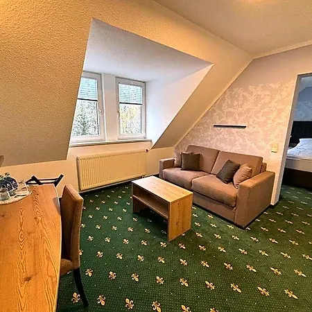 Zur Heinzebank Hotel 3*