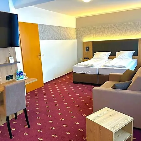 Zur Heinzebank 3*