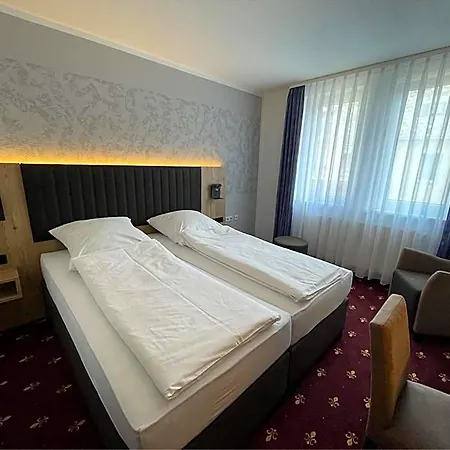 Zur Heinzebank Hotel 3*