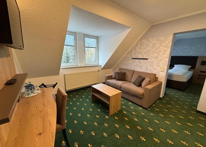 Zur Heinzebank 3* فولكنشتاين